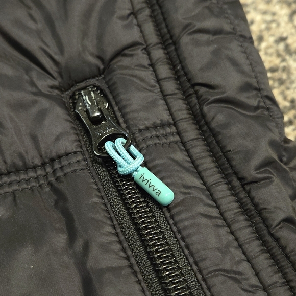 Ivivva Athletica Insulated Reversable Vest (Girls size 4) - Picture 4 of 5